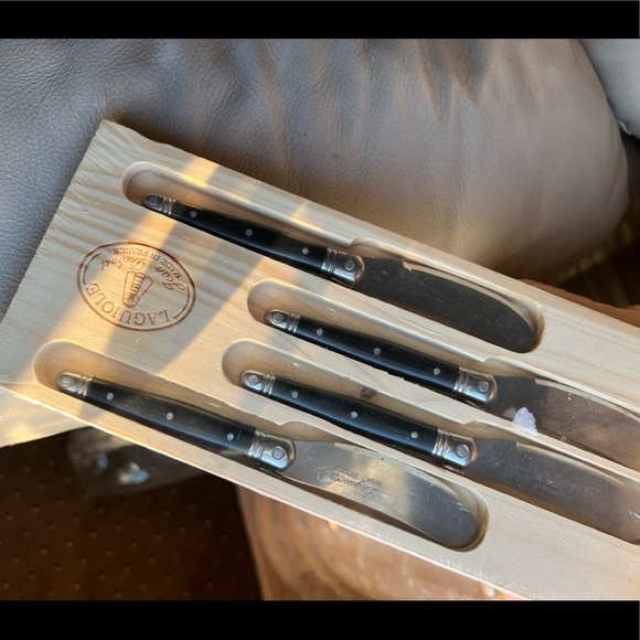 Laguiole Inox France Cheese/Butter Knives Set of 4 Black - Picture 2 of 6